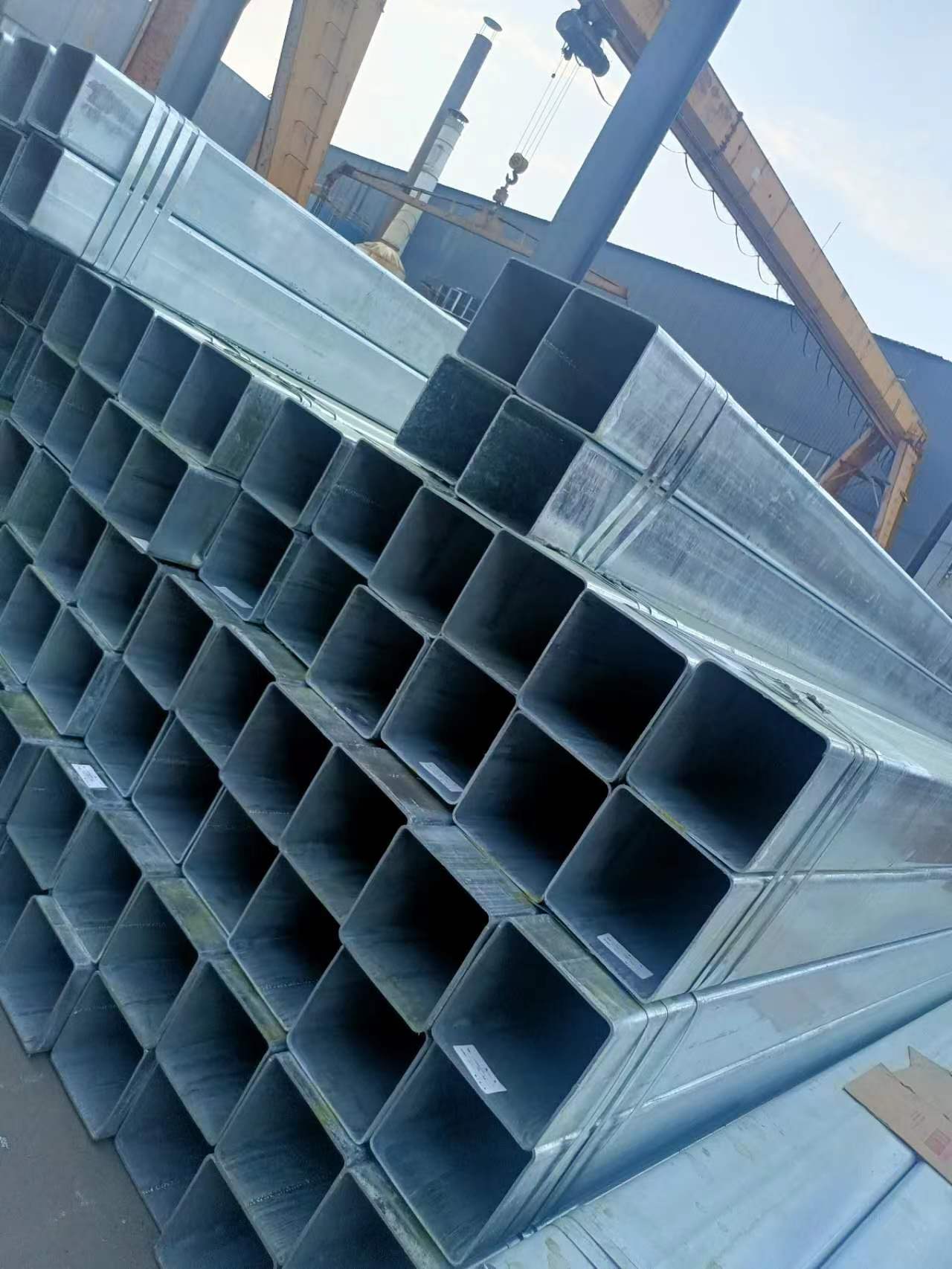 Pozinkovaná čtvercová trubka velkého průměru