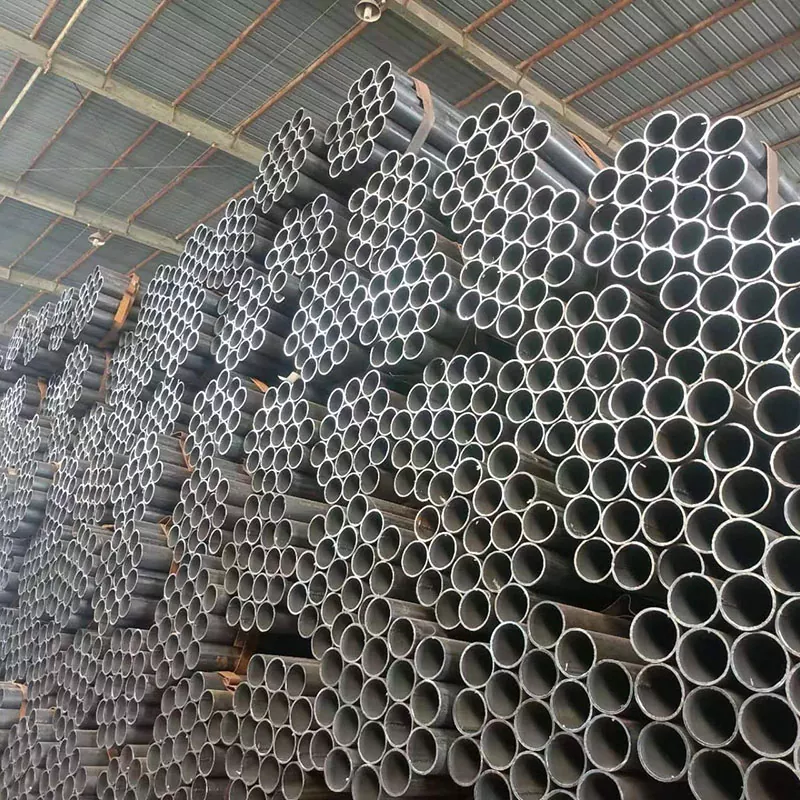 Rovná štěrbinová černá kruhová trubice